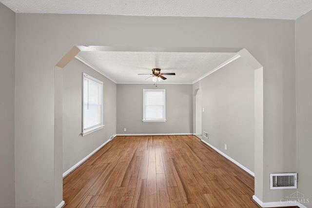 1893 Ashbrook Drive, Cincinnati, OH 45238