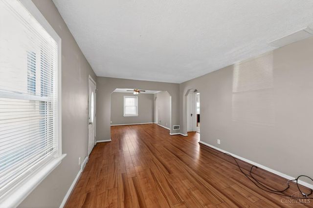 1893 Ashbrook Drive, Cincinnati, OH 45238