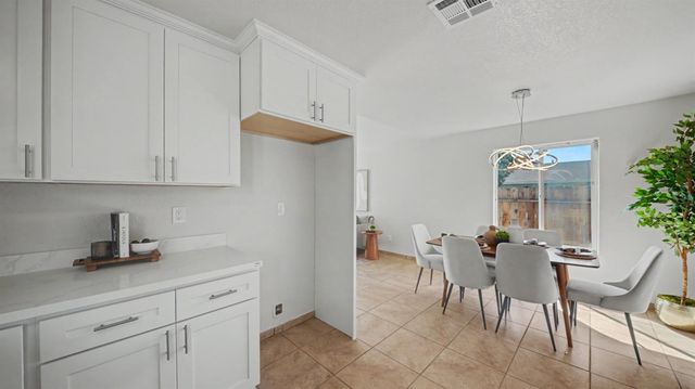 831 Emily St, Turlock, CA 95380