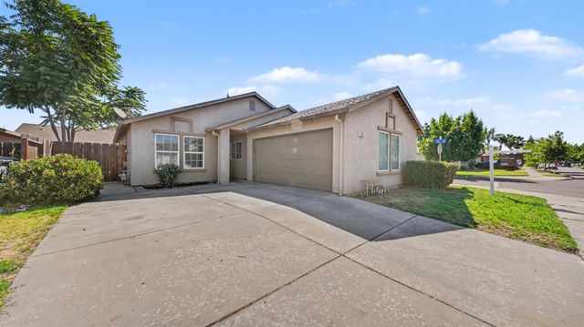 831 Emily St, Turlock, CA 95380