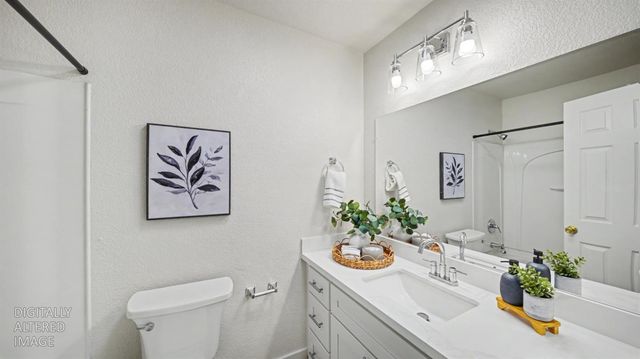 831 Emily St, Turlock, CA 95380