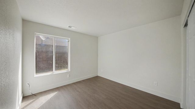 831 Emily St, Turlock, CA 95380