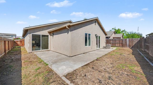 831 Emily St, Turlock, CA 95380