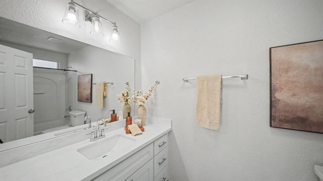831 Emily St, Turlock, CA 95380