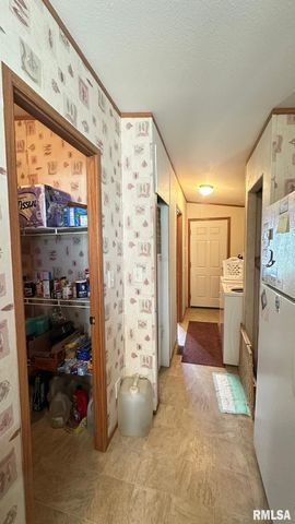 3734 W 5TH Street, Quincy, IL 62305