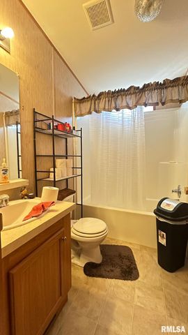 3734 W 5TH Street, Quincy, IL 62305