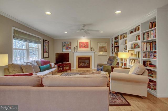 312 CHESTNUT CIRCLE, Shippensburg, PA 17257