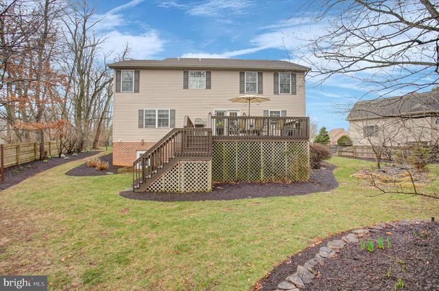 312 CHESTNUT CIRCLE, Shippensburg, PA 17257
