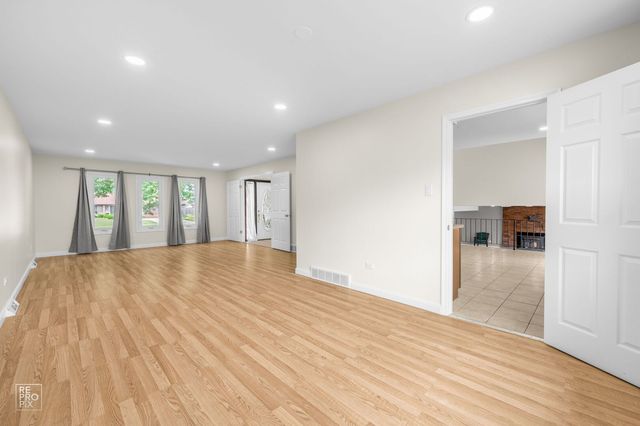 14023 Chelsea Drive, Orland Park, IL 60462