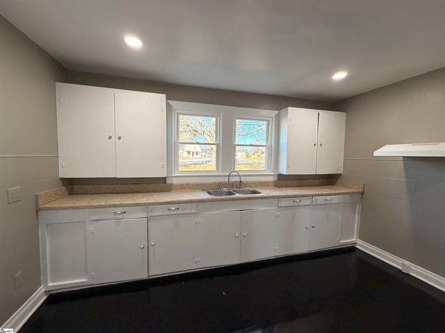 526 E Greer Street, Honea Path, SC 29654