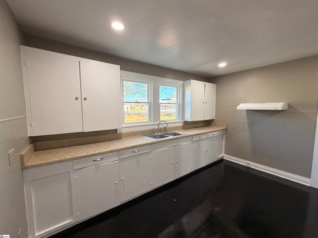 526 E Greer Street, Honea Path, SC 29654