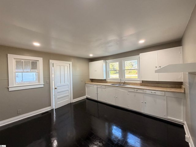 526 E Greer Street, Honea Path, SC 29654