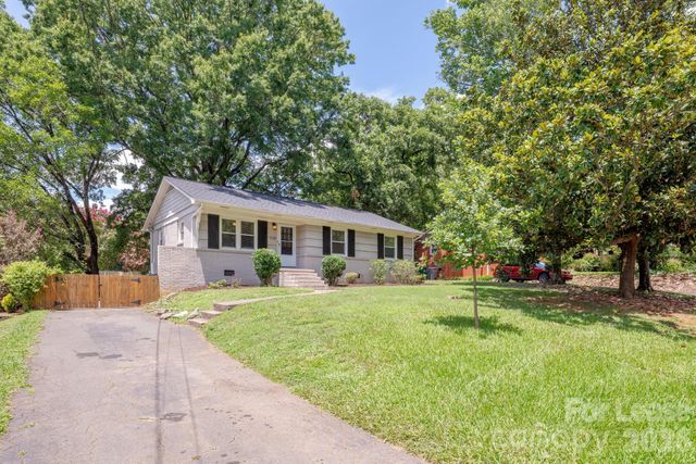 1129 Eastview Drive, Charlotte, NC 28211