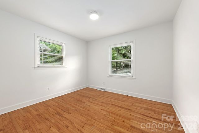 1129 Eastview Drive, Charlotte, NC 28211