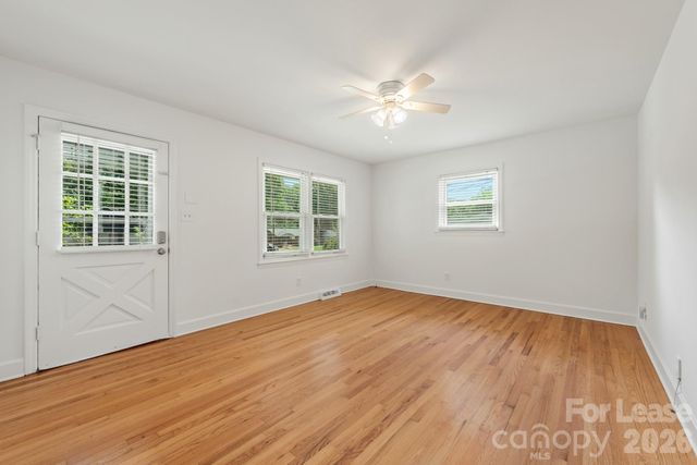 1129 Eastview Drive, Charlotte, NC 28211