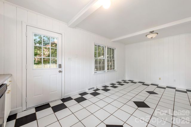 1129 Eastview Drive, Charlotte, NC 28211