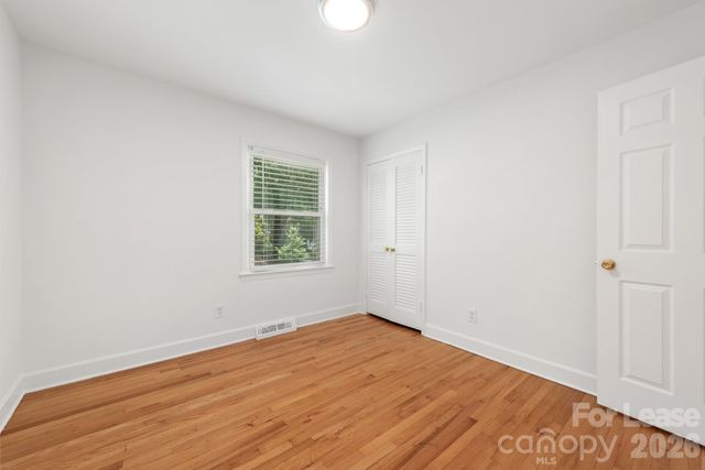 1129 Eastview Drive, Charlotte, NC 28211