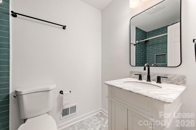 1129 Eastview Drive, Charlotte, NC 28211