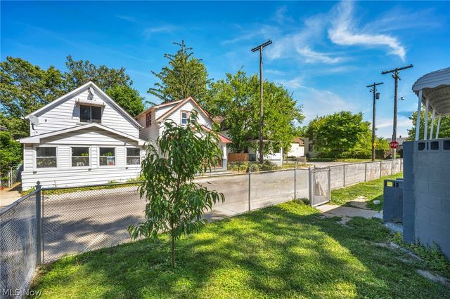 3502 Carlyle Avenue, Cleveland, OH 44109