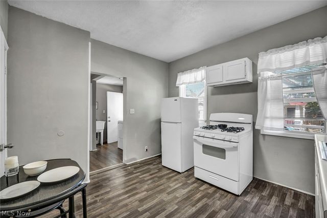 3502 Carlyle Avenue, Cleveland, OH 44109