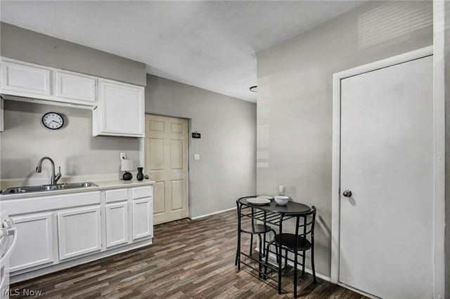 3502 Carlyle Avenue, Cleveland, OH 44109