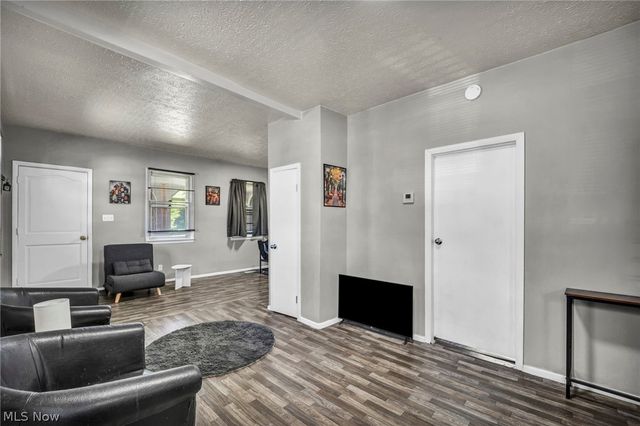 3502 Carlyle Avenue, Cleveland, OH 44109