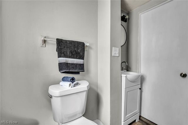 3502 Carlyle Avenue, Cleveland, OH 44109
