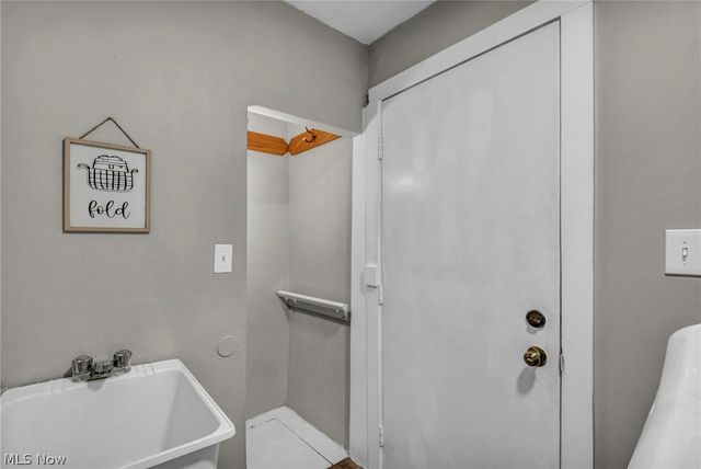 3502 Carlyle Avenue, Cleveland, OH 44109