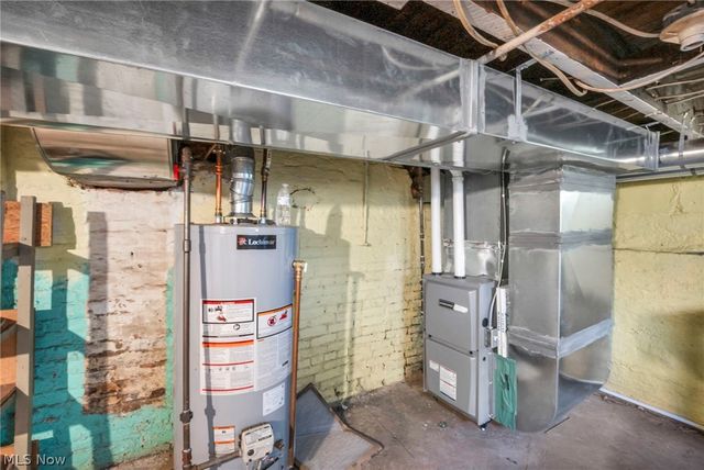 3502 Carlyle Avenue, Cleveland, OH 44109