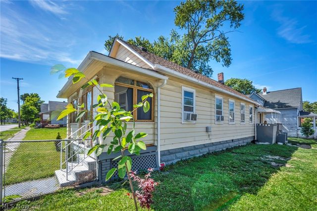 3502 Carlyle Avenue, Cleveland, OH 44109
