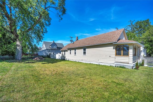 3502 Carlyle Avenue, Cleveland, OH 44109