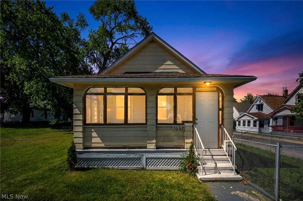 3502 Carlyle Avenue, Cleveland, OH 44109