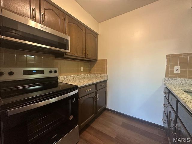 702 Materdie Lane C, Florissant, MO 63031