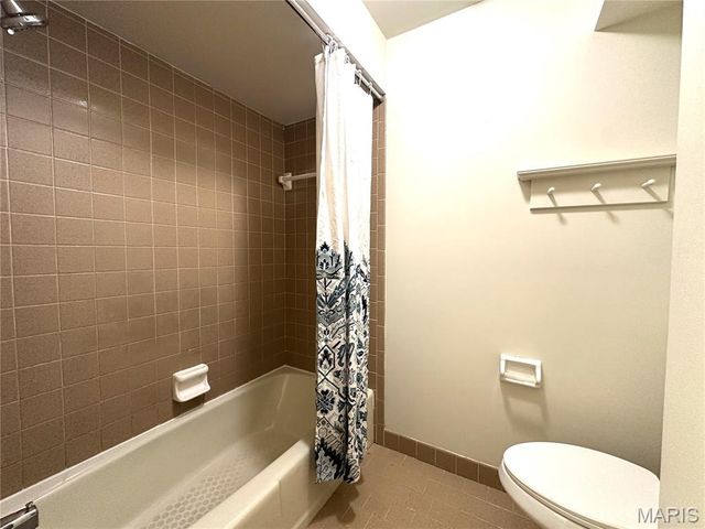 702 Materdie Lane C, Florissant, MO 63031