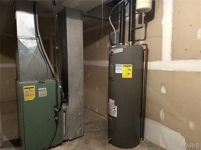 702 Materdie Lane C, Florissant, MO 63031