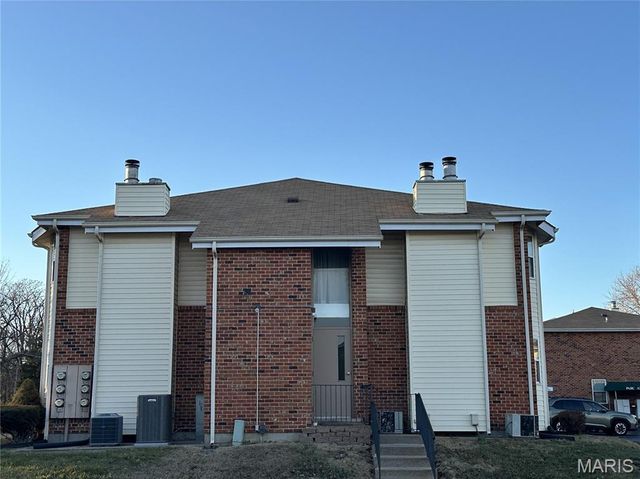 702 Materdie Lane C, Florissant, MO 63031