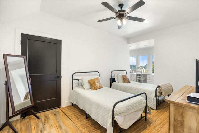 151 Tres Vistas Court, Cresson, TX 76035