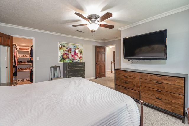 310 Prince Of Wales Street, Conroe, TX 77304