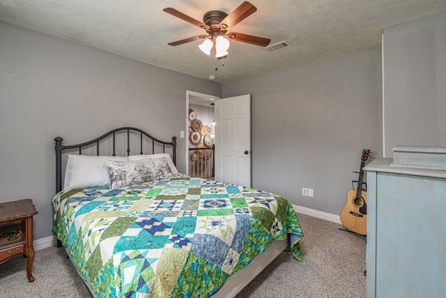 310 Prince Of Wales Street, Conroe, TX 77304