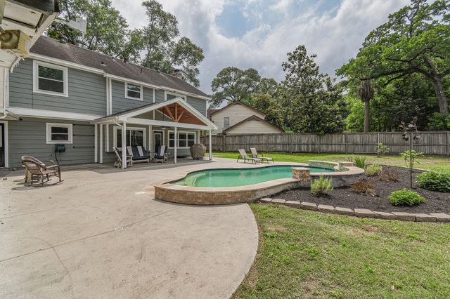310 Prince Of Wales Street, Conroe, TX 77304