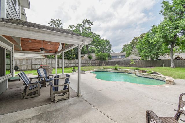310 Prince Of Wales Street, Conroe, TX 77304