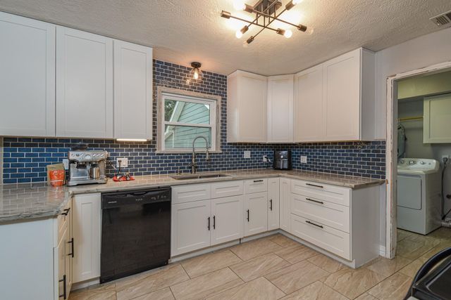 310 Prince Of Wales Street, Conroe, TX 77304