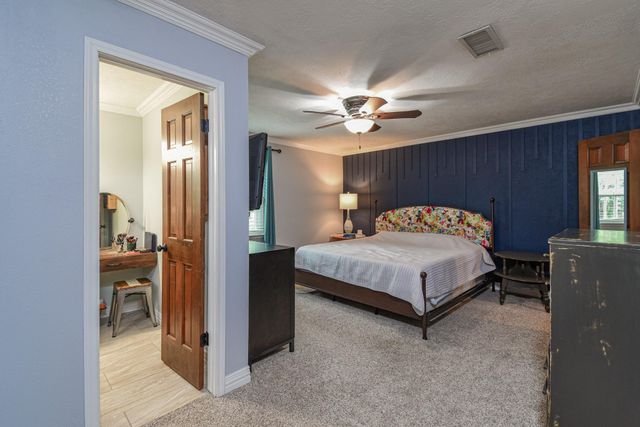 310 Prince Of Wales Street, Conroe, TX 77304