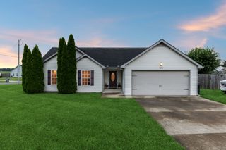 103 Setter Dr, Oak Grove, KY 42262