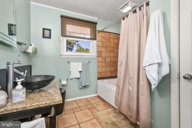 1253 SURREY RD, West Chester, PA 19382