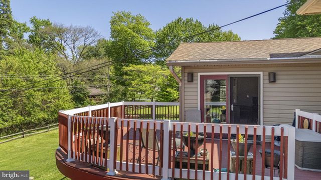 1253 SURREY RD, West Chester, PA 19382