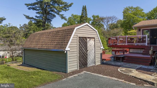 1253 SURREY RD, West Chester, PA 19382