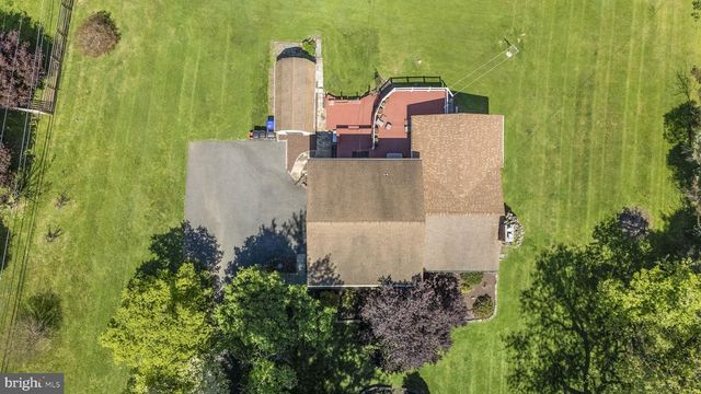 1253 SURREY RD, West Chester, PA 19382