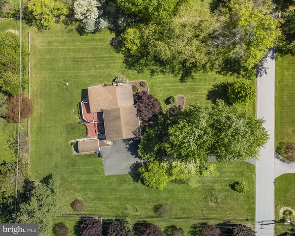 1253 SURREY RD, West Chester, PA 19382