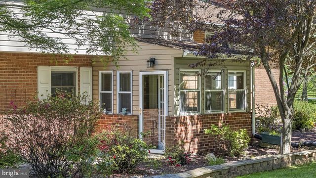 1253 SURREY RD, West Chester, PA 19382